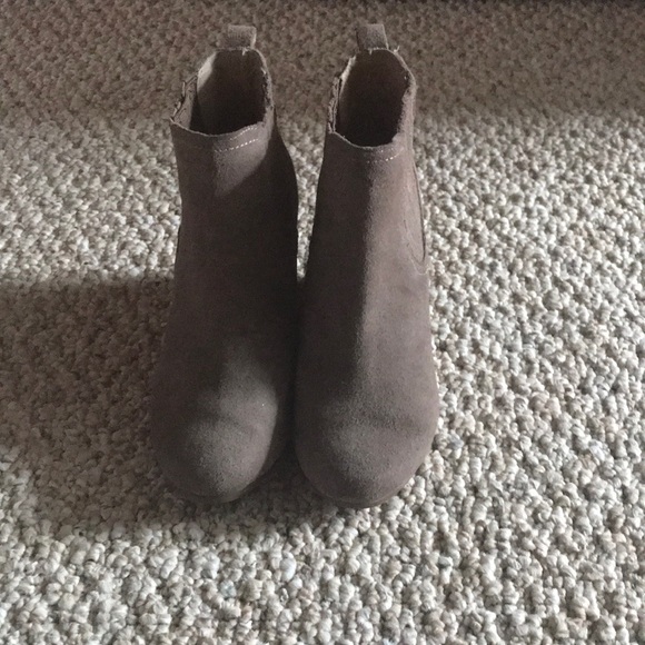 Dolce Vita Shoes - Size 4 Wedge Ankle Boots by Dolce Vita